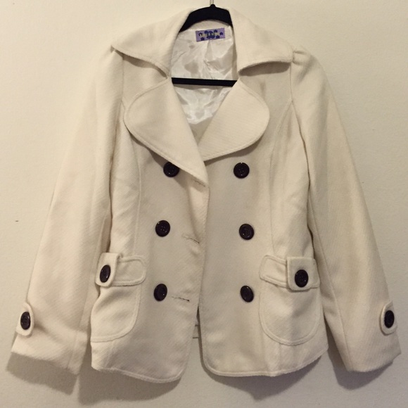 Ivory buttons down jacket coat