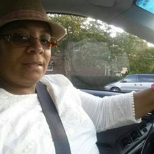 Meet your Posher, Angela