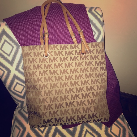 Michael Kors tote