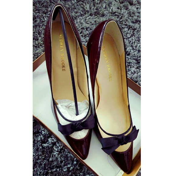 Burgundy Heels - BowTie Audrey Brook Heels Size 8.5 - Picture 3 of 4