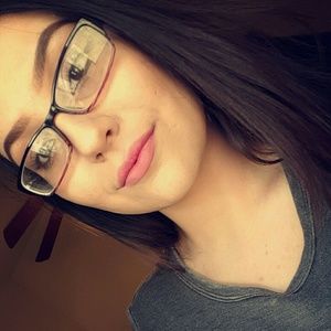 Meet your Posher, Desiree