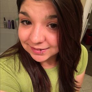 Meet your Posher, Crystal