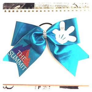 Cheerleading summit bow