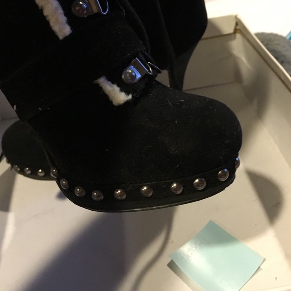 Lace up Booties size 7 - Picture 4 of 4