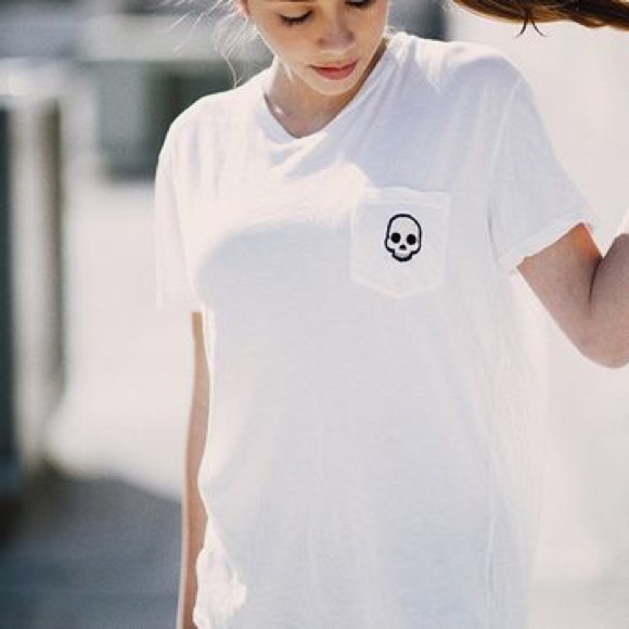 Brandy Melville Tops - BRANDY MELVILLE SKULL PATCH T SHIRT