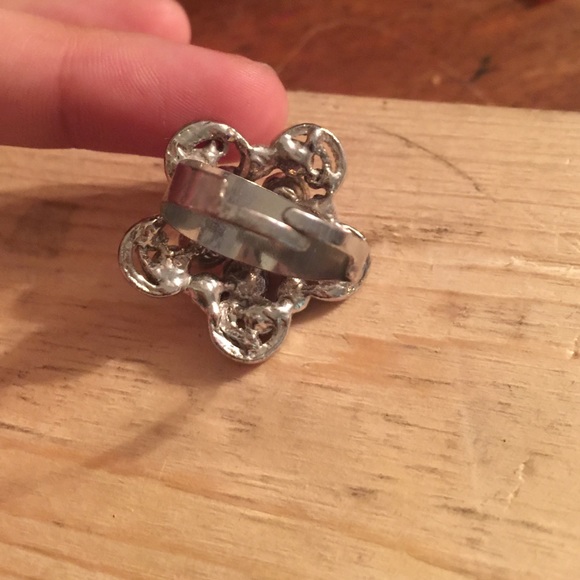 Pink cocktail ring - Picture 3 of 3