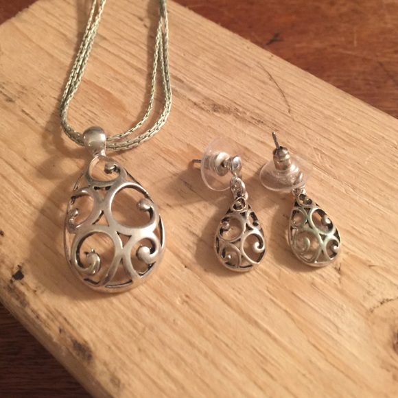 Necklace and earring pair