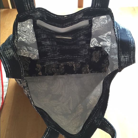 Canvas crossbody tote - Picture 3 of 4