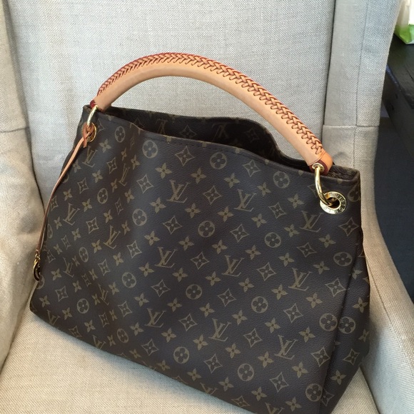 ❤️SOLD❤️AUTH Louis Vuitton Monogram Artsy MM