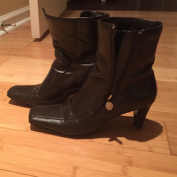 Heel boots - Picture 1 of 2