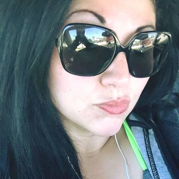 Meet your Posher, Erica