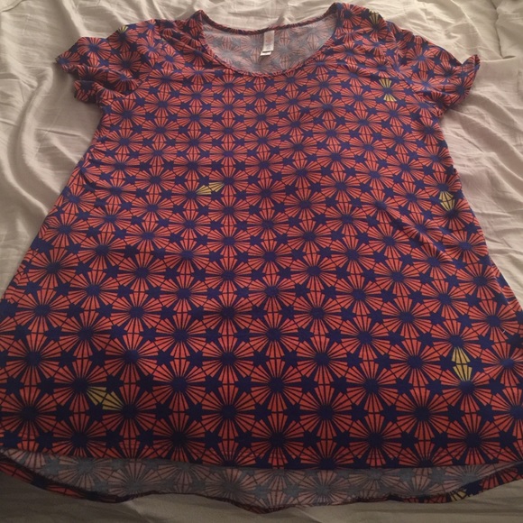 Lularoe classic tee L