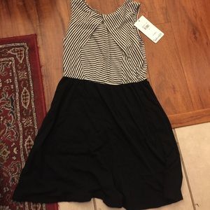 Lot of 2 Stripe dress and knit shirt for girls