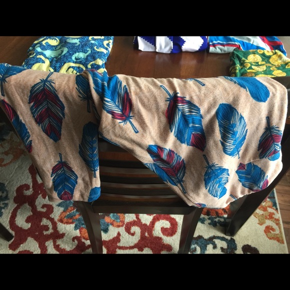 OS lularoe feathers