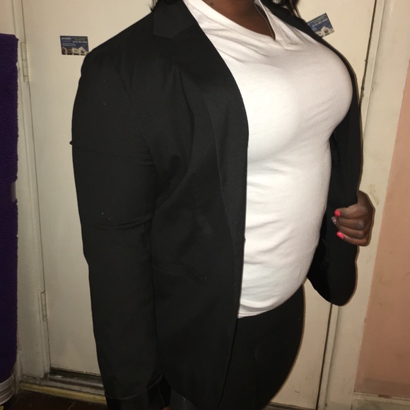 Blazer - Picture 3 of 4