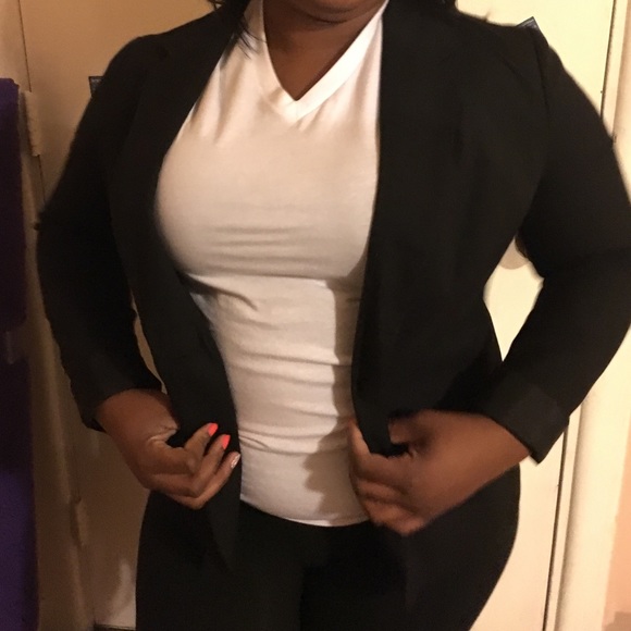 Blazer - Picture 4 of 4