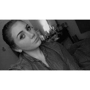 Meet your Posher, Jillian