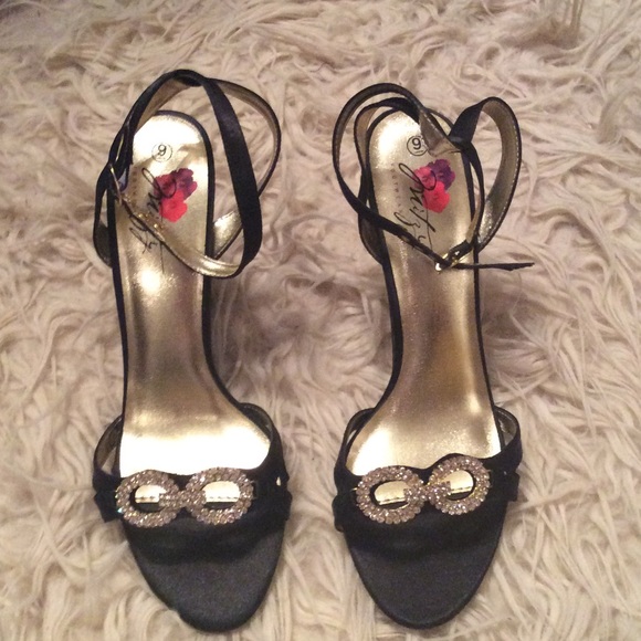 ✨✨Beautiful Black Heel✨✨
