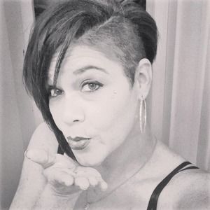 Meet your Posher, Laurie