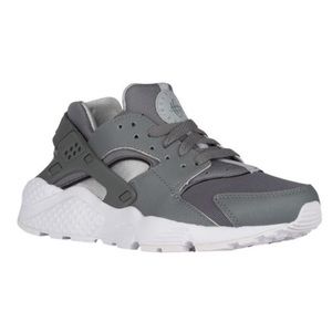 SEE DESCRIPTION ABOUT SIZE. Nike Huarache Grey
