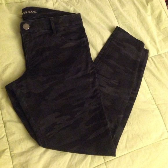 Camo skinny jeans