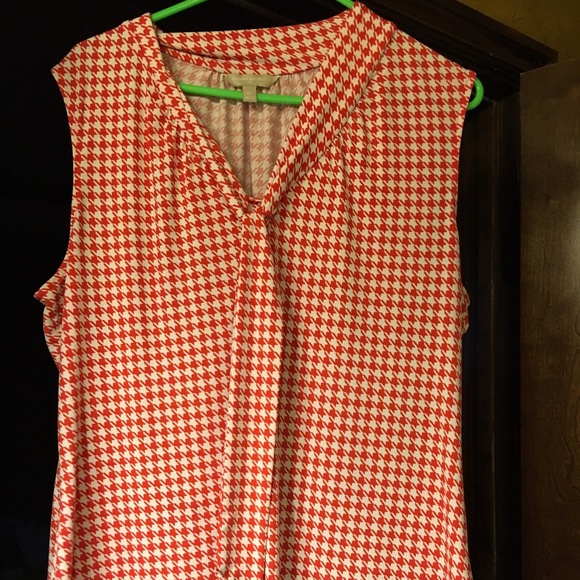Banana Republic sleeveless shirt.