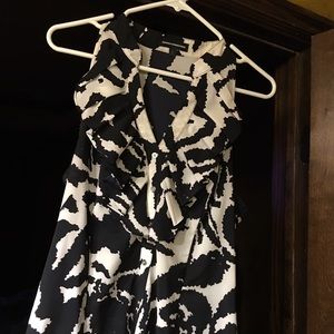 Fitted black and cream Express top