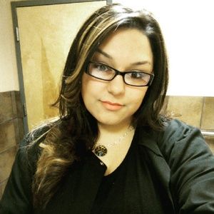 Meet your Posher, Desiree