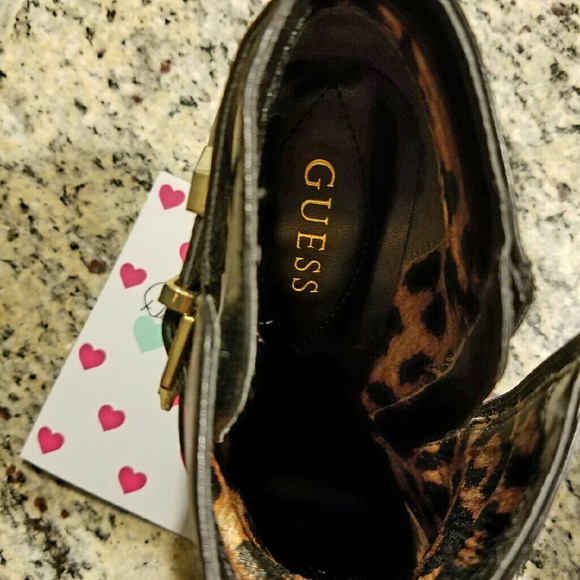 Guess - Picture 4 of 4