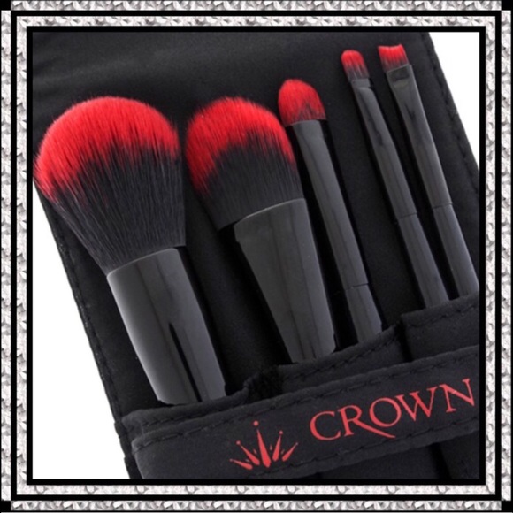 Crown Other - Crown Red Tip Essential Travel Cosmetic Brush Set