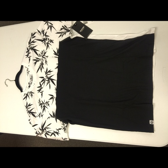 Akademiks tee