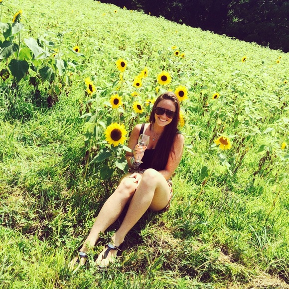 Meet your Posher, Maura