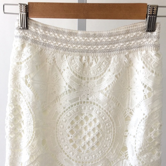 Off White Lace Midi Pencil Skirt - Last one! - Picture 4 of 4