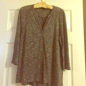 Gray three quarter sleeve top