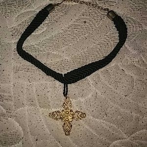 Elegant choker necklace