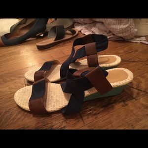 Italian city sandal with small wedge