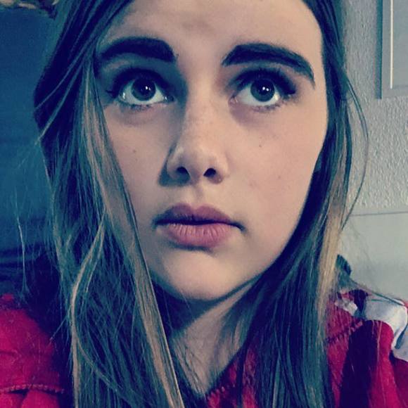 Meet your Posher, Mia