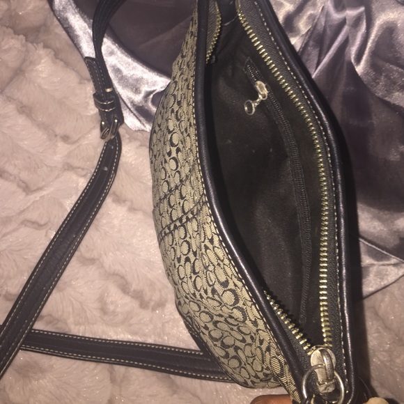 Vintage Coach Cross Body Purse - Picture 4 of 4