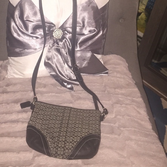 Vintage Coach Cross Body Purse - Picture 2 of 4