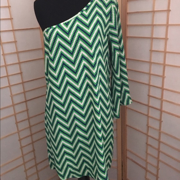 One shoulder dress
