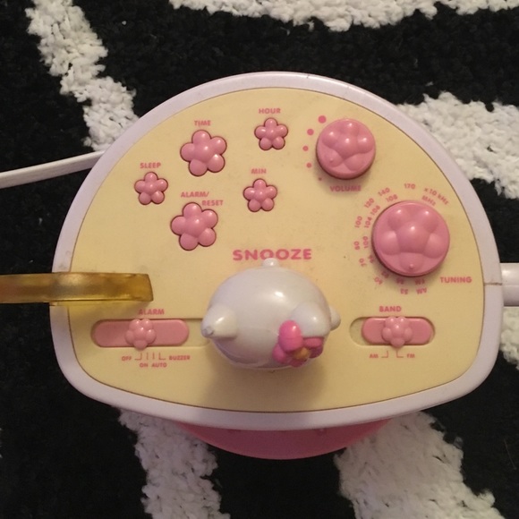 Digital Hello Kitty Clock - Picture 2 of 2