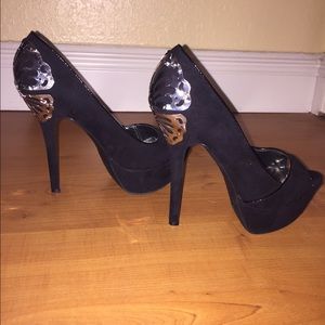 Carlos Santana shoes