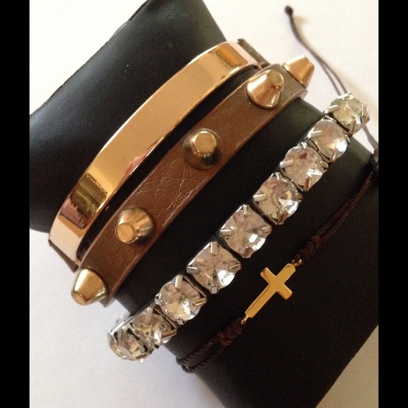 New! Bracelet set 🎀