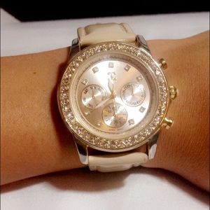 Charming Charlie Watch