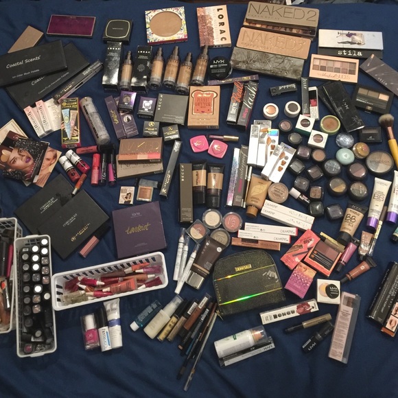 Make up DECLUTTER SALE - Picture 1 of 4