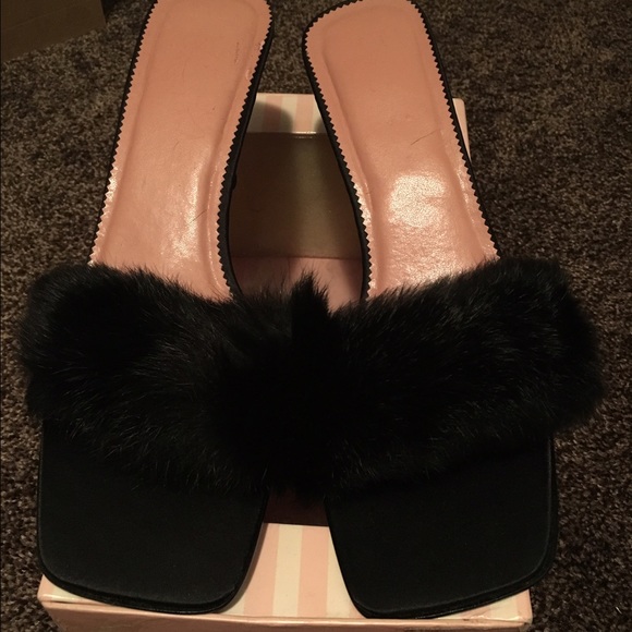 Slipper slide sandals