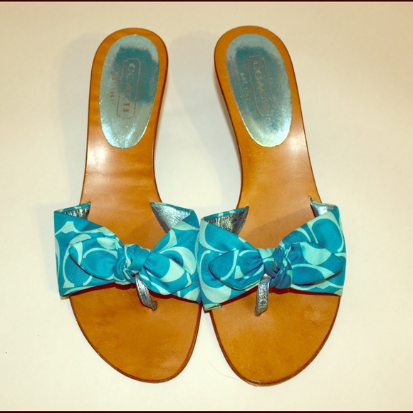 🌼 Coach Havana Bow Wedges