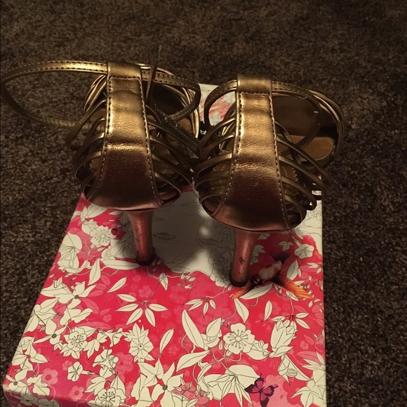 Sandals - Picture 2 of 4