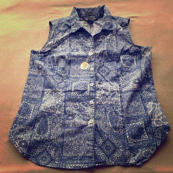 Van Heusen Tops - Van Heusen sleeveless top