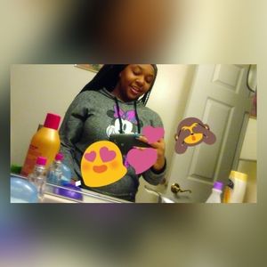 Meet your Posher, Danae